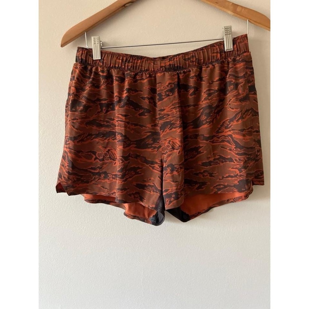 Lululemon Men’s Pacer Breaker Shorts Tiger Camo Multi Orange Large